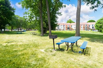 Picnic table